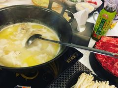 -鲜入围煮花胶鸡海鲜火锅
