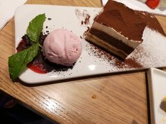 -必胜客(新中纬店)
