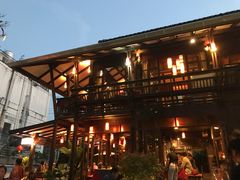 -Dash Teak House