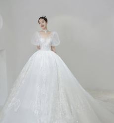 -Lady  Jane高端婚纱礼服馆