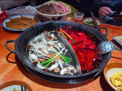 -周小明火锅(黑金冠社区店)