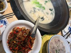 -陈大锅·岳阳鱼馆·地道岳阳菜(美食街店)