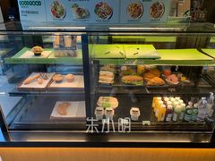 面包甜点陈列柜-星巴克(嘉定中信泰富万达广场店)