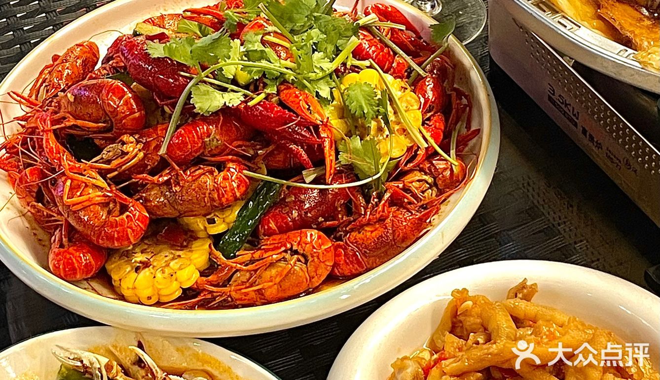 刚好之前朋友推荐这家餐厅还不错