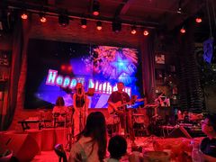 -胡桃里音乐餐厅(陶溪川店)(川湘赣菜·世界百大酒庄直供红酒·音乐表演)