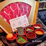 第一个想到来一绪吃梭子蟹自助的是甜菜！！！