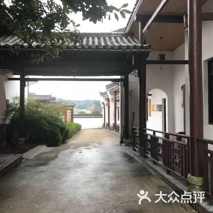 葛家山村乐和大院