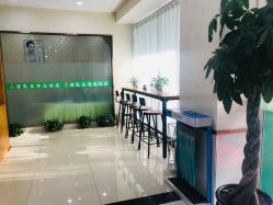 -苗医生专业祛痘·皮肤管理