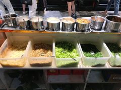 自助调料区-钢管厂歆瑞源油卤串串香(春熙路太古里店)