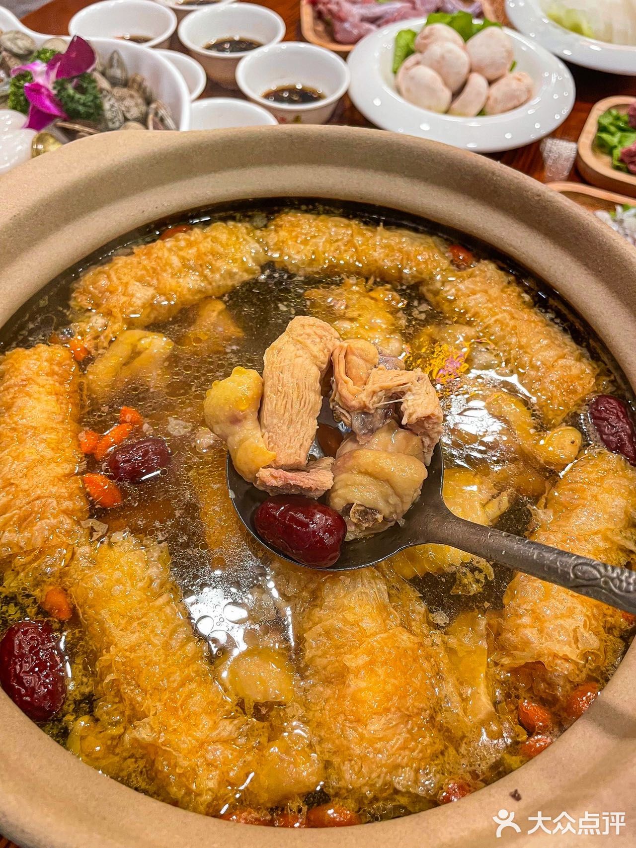 春天滋补药膳鸡，我选好他家啦~~
