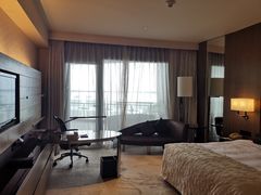 -上海滴水湖皇冠假日酒店