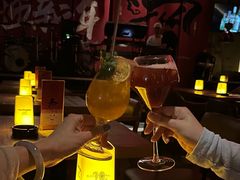-FOUR PLAY BAR