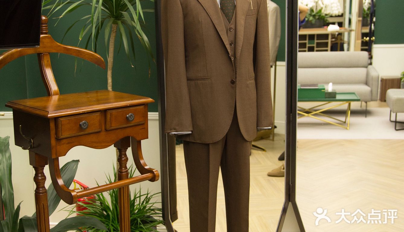 国内定制西装非他莫属