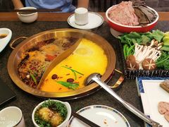 -小天鹅火锅·一线江景洪鼎旗舰店(洪崖洞店)