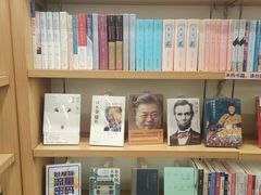 -中百仓储超市有限公司(越秀星汇维港店)