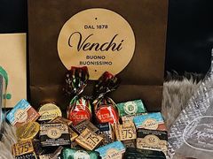 -VENCHI 闻绮(上海佛罗伦萨小镇店)