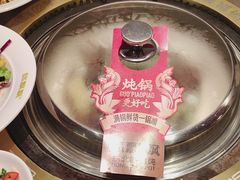 -锅飘飘·东北铁锅炖(雨花客厅店)