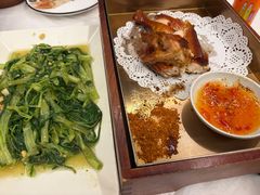 南乳脆皮烧鸡-东江海鲜大排档·潮汕菜·砂锅粥