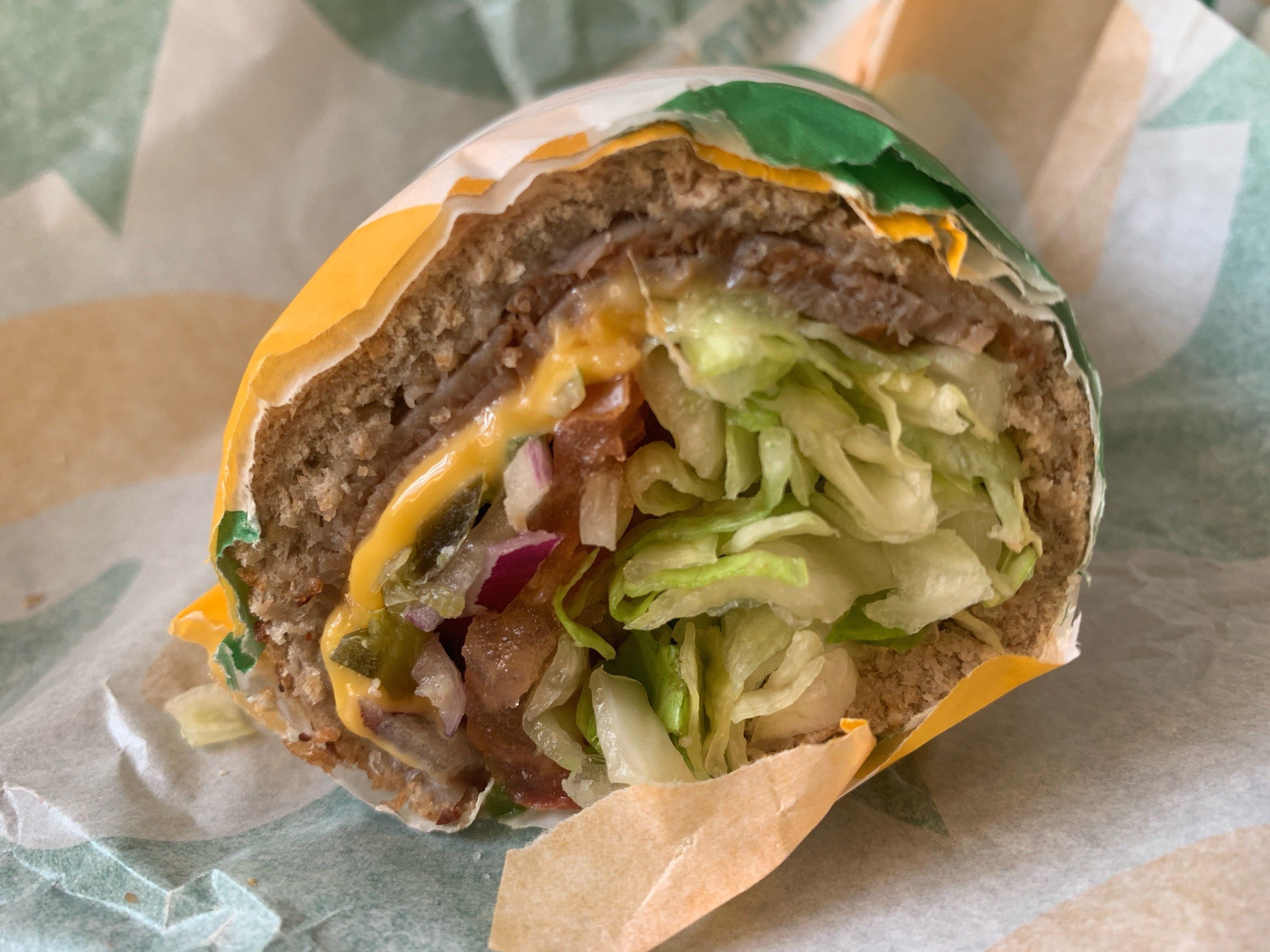 赛百味牛肉三明治菜可是真多