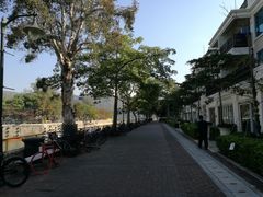 外国人聚集的一条街，有星巴克-梅窝