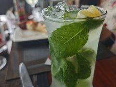 -三亚湾海居雅高铂尔曼度假酒店