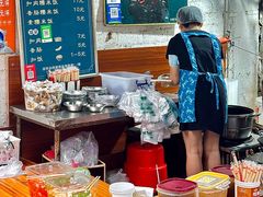 -梁阿婆廿年老牌扣肉糯米饭