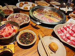 -东巴婆婆云南鱼豆花火锅(大东门店)