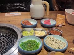 -明洞阿姨·韩式酱蟹烤肉·创意料理(三元桥店)