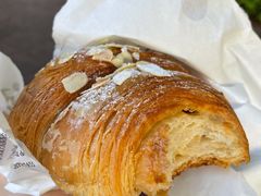 杏仁牛角包-老佛爷饼店