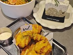 -W COLLECTIVE  DESSERT SHOP