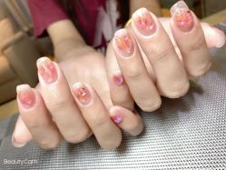 -星辰·新中式美甲美睫工作室