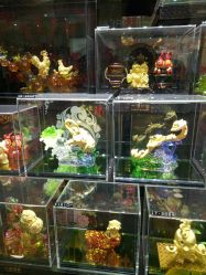 -六福珠寶(百联南方购物中心店)