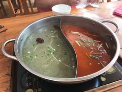 -苗伯妈酸汤火锅