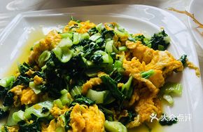 Stir-fried Greens with Free-range Eggs