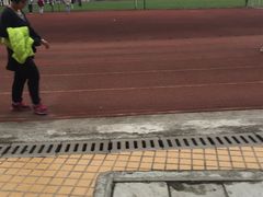 -燕子岗体育场