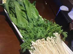-亿诣蝎府炸酱面羊蝎子火锅(酷车小镇店)