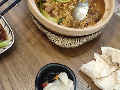 -煲仔皇腊味煲仔饭(经四万达店)