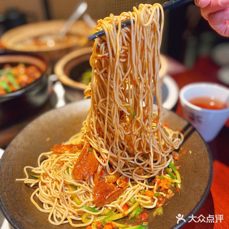 武汉探店🍲万物可啫江汉路宝藏餐厅「粤啫久」