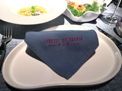 -弦月窗LUNETTE BY AMANDA(复兴路店)