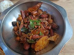 -愉肴麻辣香锅(中山路店)