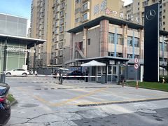 -上海星瀚奔驰4S店(红柳路店)