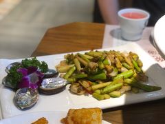 芦笋百合鲜鲍-黄泥岗·地道湖北菜(奥特莱斯店)