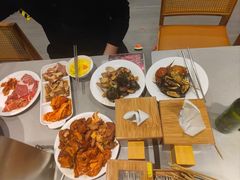 -山焱·炭火自助烤肉(周浦万达店)