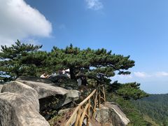 -罗田薄刀峰风景区