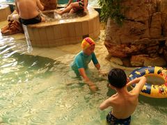 -龙脉温泉室内游泳馆