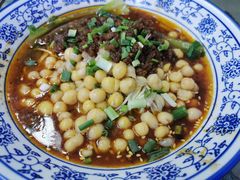 -渝之汇牛肉豌杂面