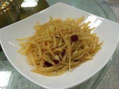 酸辣土豆丝-巴扎美食·新疆菜·西域歌舞表演餐厅(新疆大厦店)