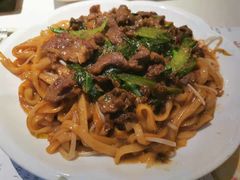 招牌湿炒牛河-潮泰牛肉火锅 · 创于1992年(车公庙店)