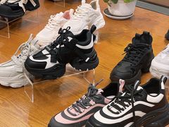 -红太阳鞋城(三店)