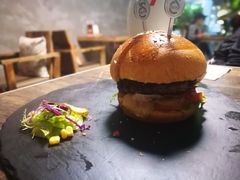 -HIGH FIVE哈福手工汉堡(桂林路店)